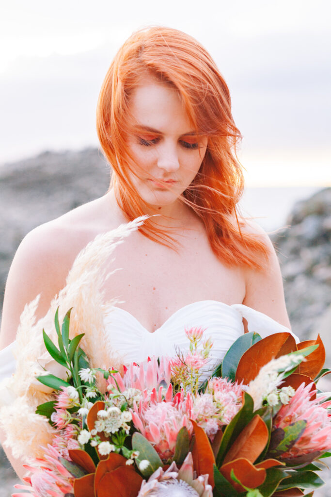 bride bouquet beach