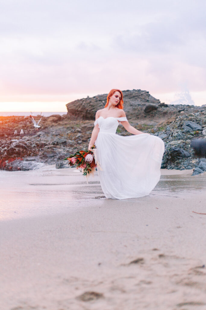 beach bride sunset bouquet