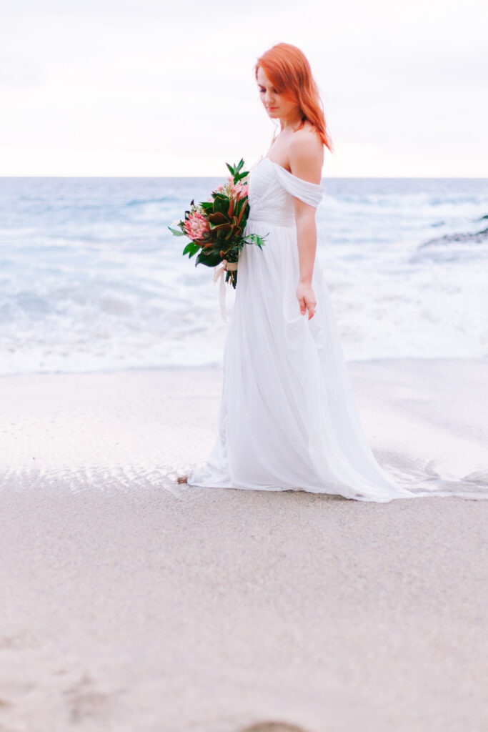 beach bride sunset bouquet